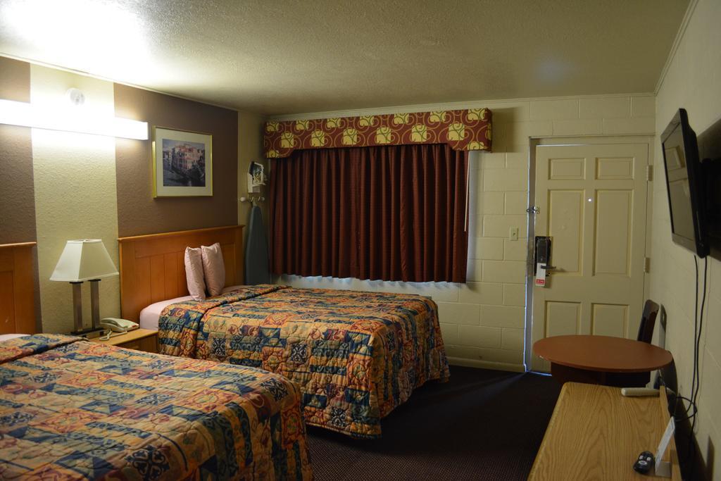 Great Western Inn Junction City Exterior photo